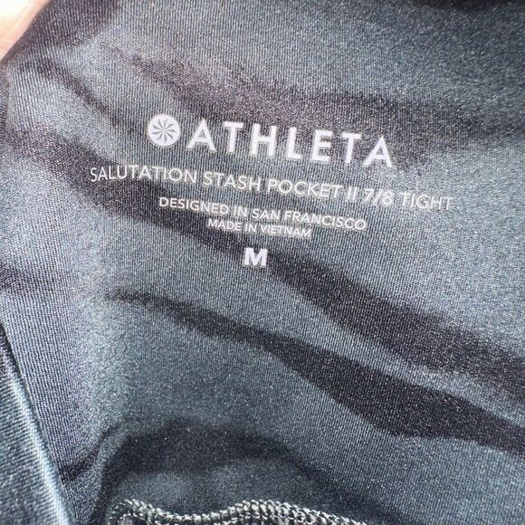Athleta M salutations stash pocket II zebra stripe tight 7/8 leggings - Picture 4 of 5